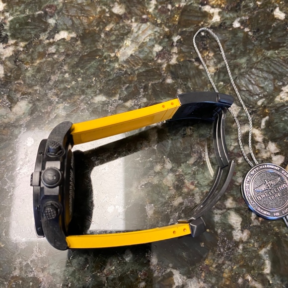 Breitling Avenger Hurricane - Picture 2 of 8